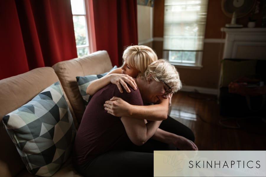 L&rsquo;importance du contact physique chez le bébé, l&rsquo;enfant, l&rsquo;adolescent… et l&rsquo;adulte ! (Serre-moi fort…)